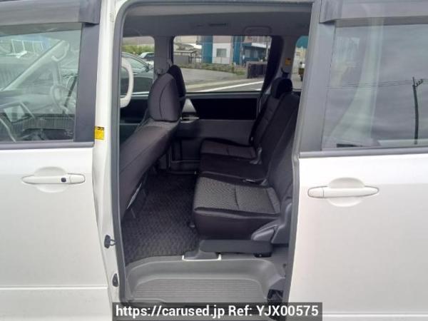 Used 2008 AT toyota noah ZRR70W Image[15]