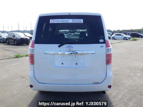 Used 2007 AT toyota noah ZRR70G Image[5]