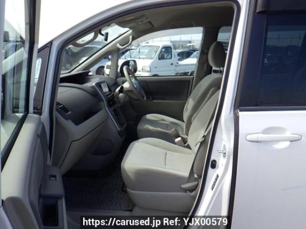 Used 2007 AT toyota noah ZRR70G Image[12]