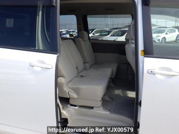 Used 2007 AT toyota noah ZRR70G Image[13]