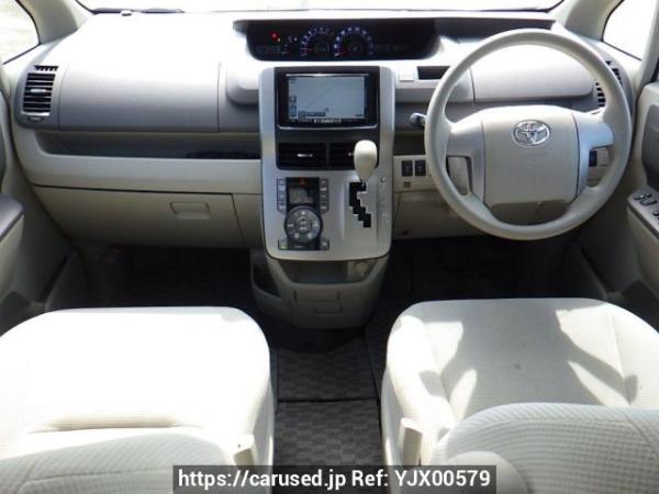 Used 2007 AT toyota noah ZRR70G Image[16]
