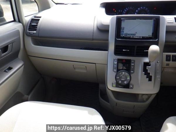 Used 2007 AT toyota noah ZRR70G Image[17]
