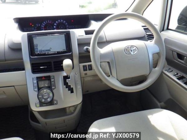 Used 2007 AT toyota noah ZRR70G Image[18]