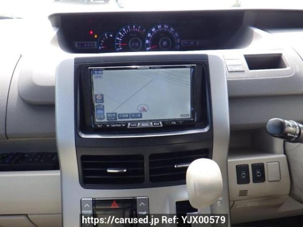Used 2007 AT toyota noah ZRR70G Image[19]
