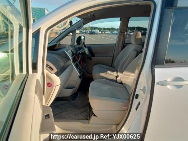 Used 2010 AT toyota noah ZRR70G Image[14]