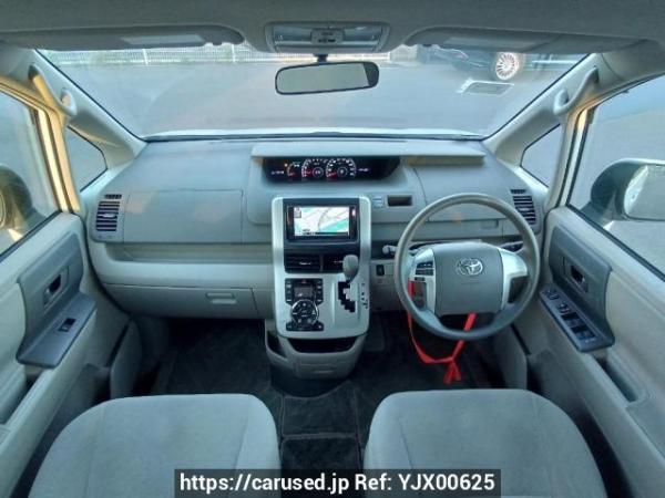 Used 2010 AT toyota noah ZRR70G Image[18]
