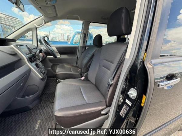 Used 2009 AT toyota voxy ZRR70W Image[13]