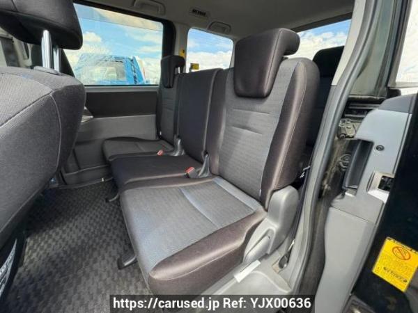 Used 2009 AT toyota voxy ZRR70W Image[15]