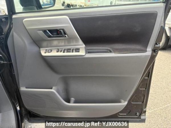 Used 2009 AT toyota voxy ZRR70W Image[17]