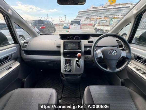 Used 2009 AT toyota voxy ZRR70W Image[19]