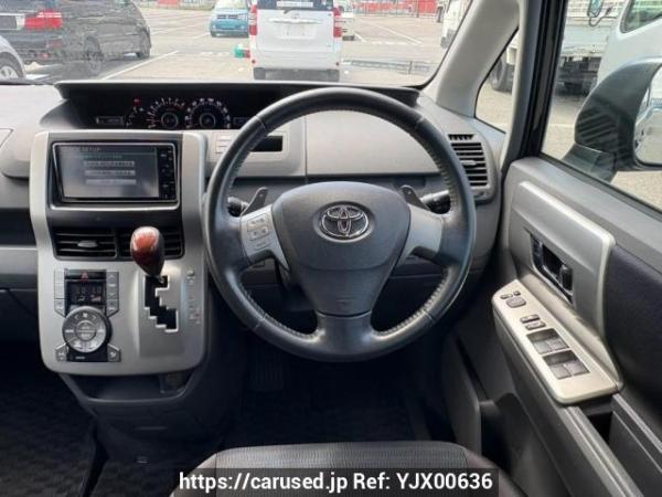 Used 2009 AT toyota voxy ZRR70W Image[21]