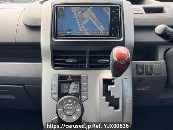 Used 2009 AT toyota voxy ZRR70W Image[24]