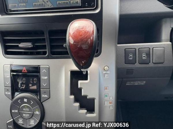 Used 2009 AT toyota voxy ZRR70W Image[28]