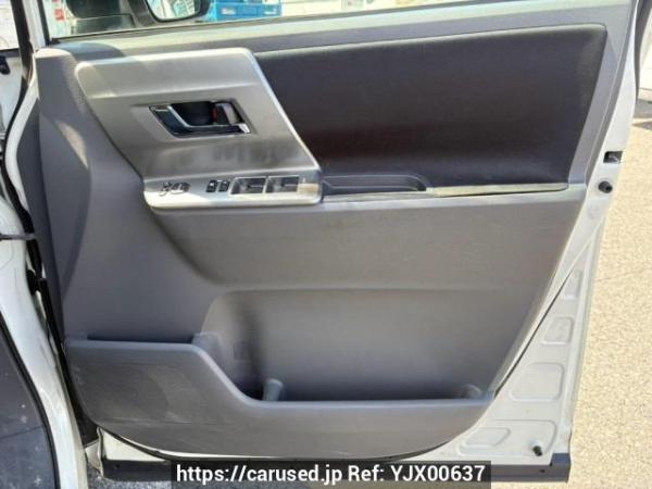 Used 2009 AT toyota voxy ZRR70W Image[17]