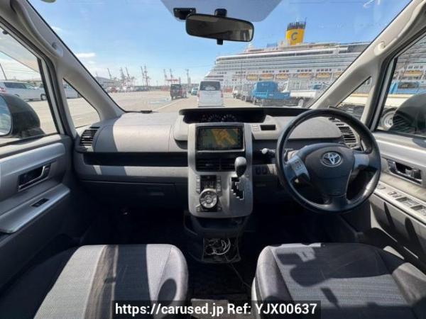 Used 2009 AT toyota voxy ZRR70W Image[19]