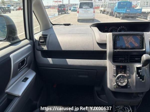 Used 2009 AT toyota voxy ZRR70W Image[20]