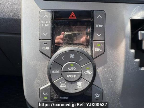 Used 2009 AT toyota voxy ZRR70W Image[27]