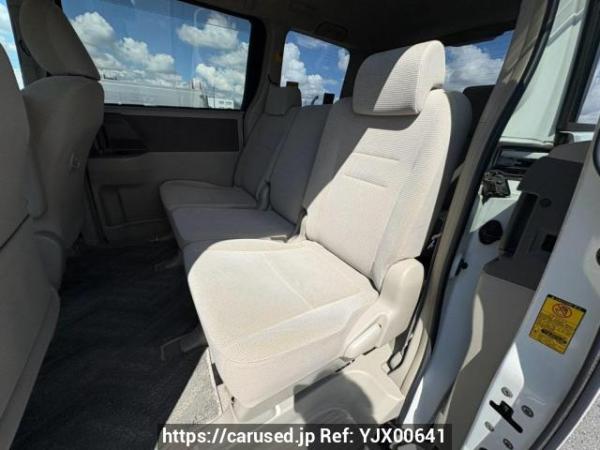 Used 2009 AT toyota noah ZRR70G Image[15]