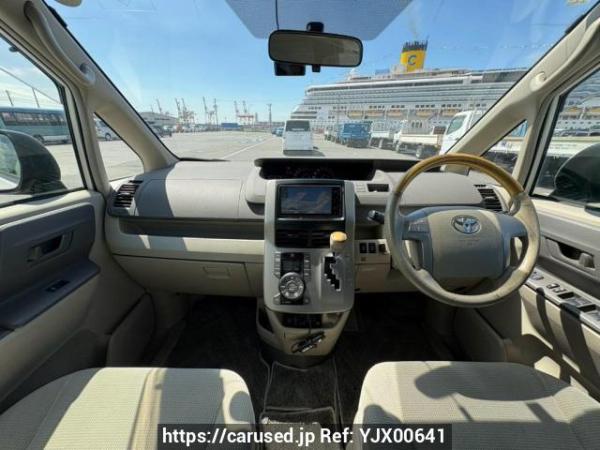 Used 2009 AT toyota noah ZRR70G Image[19]