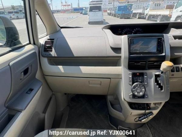 Used 2009 AT toyota noah ZRR70G Image[20]