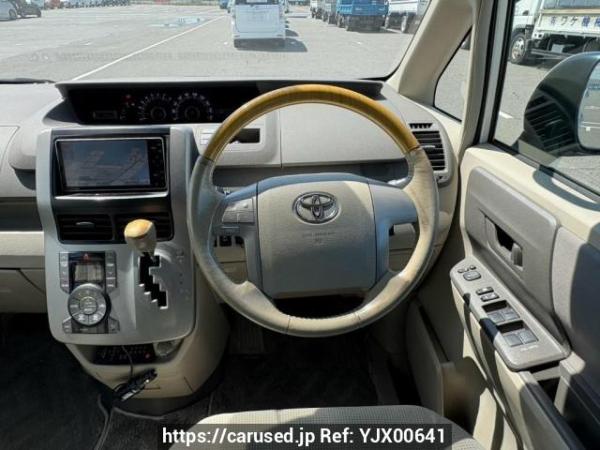 Used 2009 AT toyota noah ZRR70G Image[21]