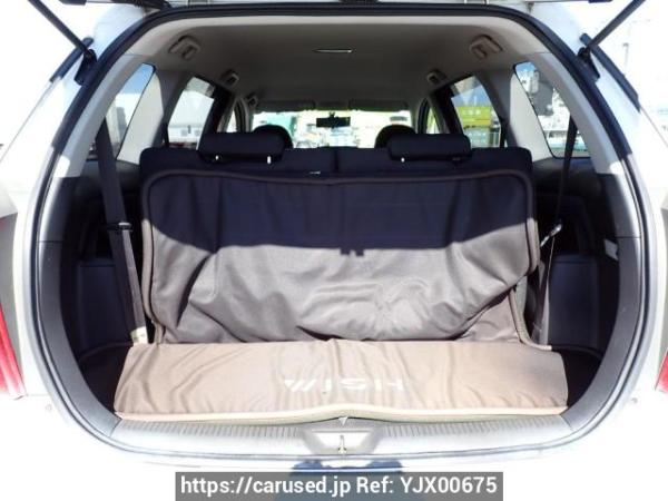 Used 2004 AT toyota wish ZNE10G Image[8]
