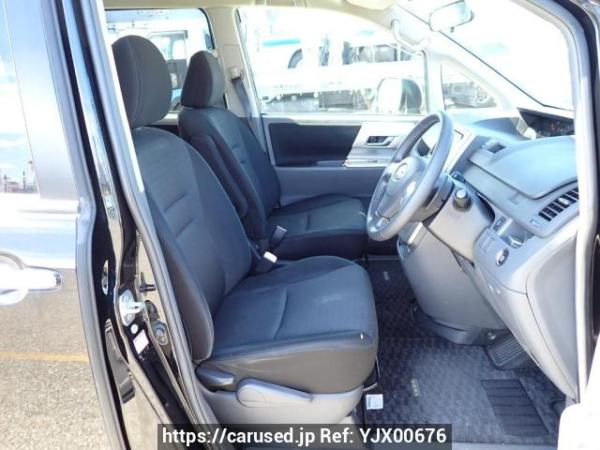 Used 2009 AT toyota voxy ZRR70W Image[12]