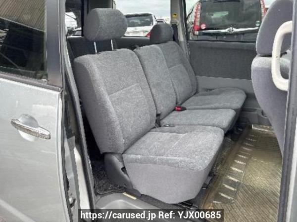 Used 2005 AT toyota noah AZR60G Image[13]