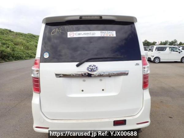 Used 2010 AT toyota noah ZRR70W Image[5]