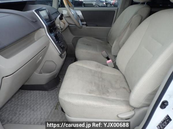 Used 2010 AT toyota noah ZRR70W Image[12]