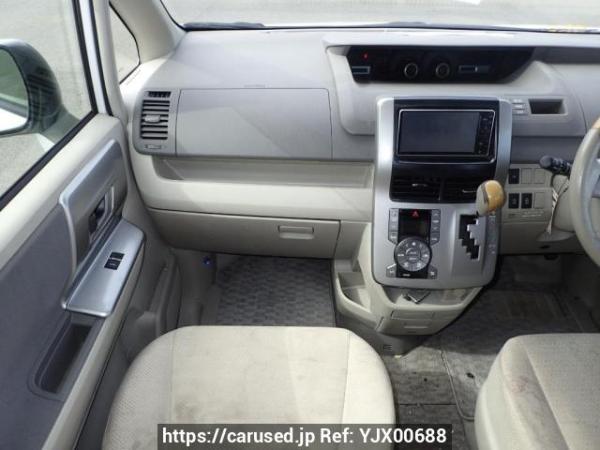 Used 2010 AT toyota noah ZRR70W Image[17]
