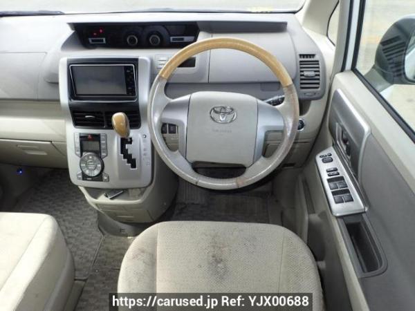 Used 2010 AT toyota noah ZRR70W Image[18]