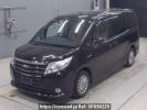 Toyota Noah ZWR80G