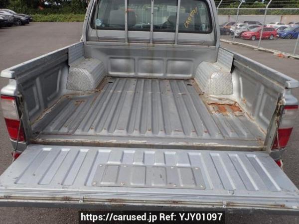 Used 2001 MT toyota hilux LN167 Image[8]