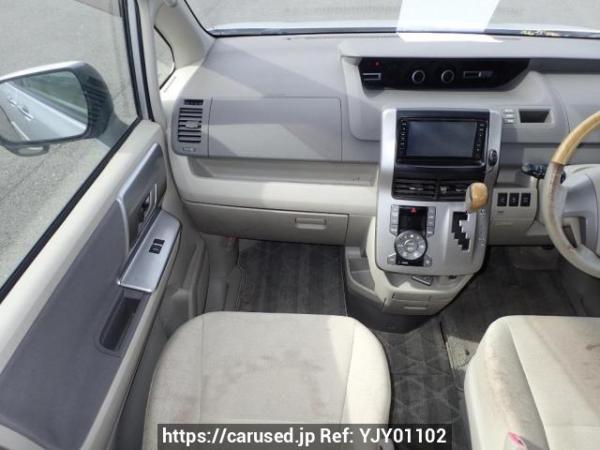Used 2009 AT toyota noah ZRR75W Image[16]