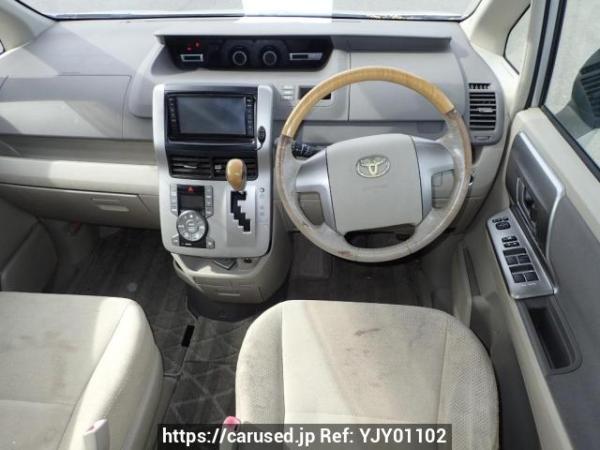 Used 2009 AT toyota noah ZRR75W Image[17]