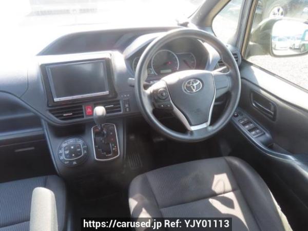 Used 2015 AT toyota noah ZRR80G Image[24]