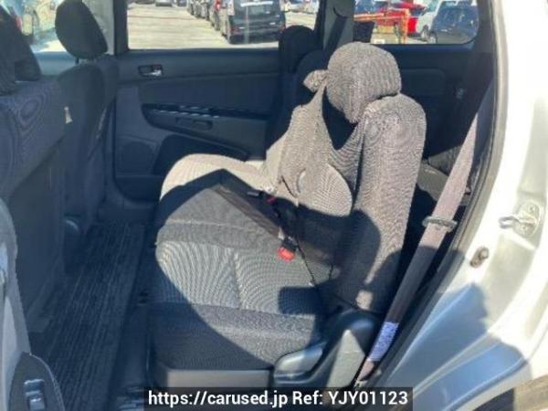Used 2005 AT toyota wish ZNE10G Image[14]