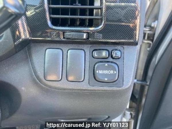 Used 2005 AT toyota wish ZNE10G Image[27]