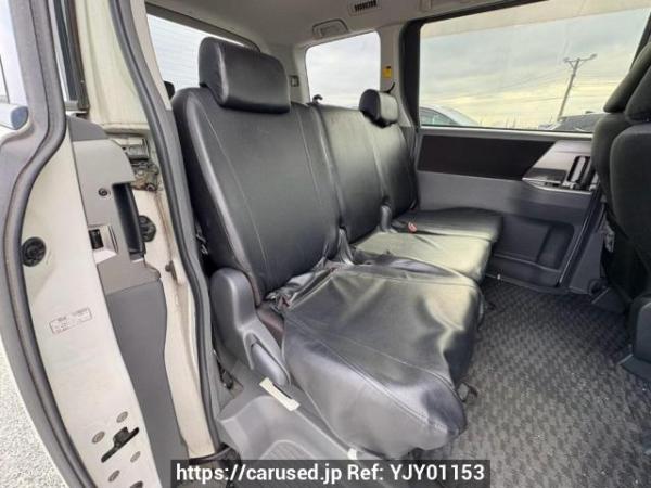 Used 2009 AT toyota voxy ZRR70W Image[14]