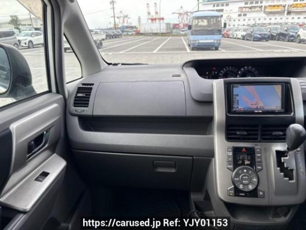 Used 2009 AT toyota voxy ZRR70W Image[20]