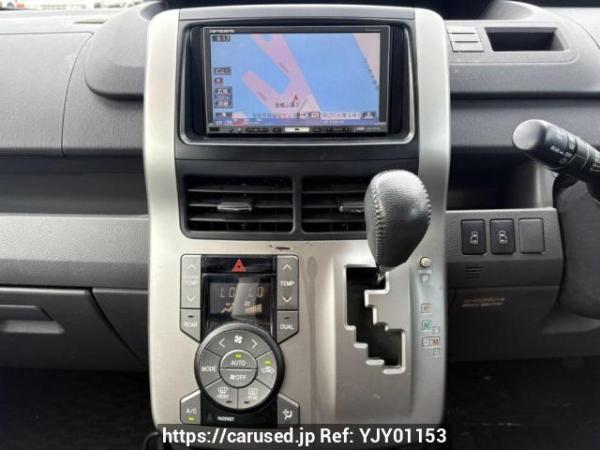 Used 2009 AT toyota voxy ZRR70W Image[24]