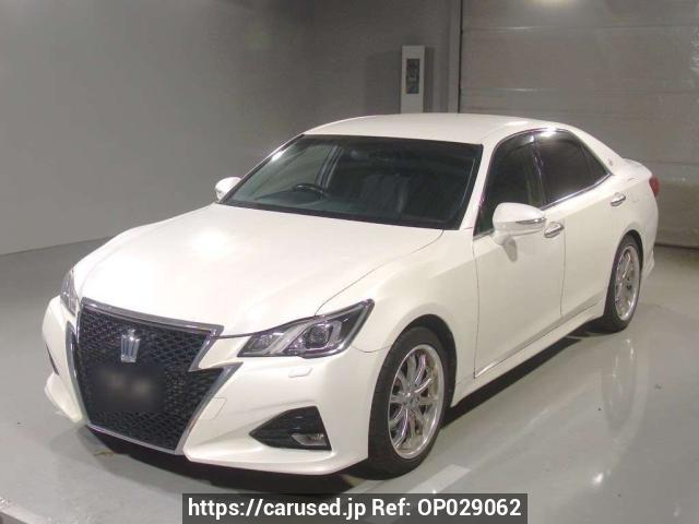2015 Toyota Crown Hybrid AWS210