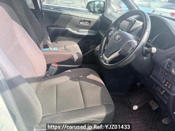 Used 2015 AT toyota noah ZRR80G Image[8]