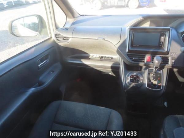 Used 2015 AT toyota noah ZRR80G Image[24]