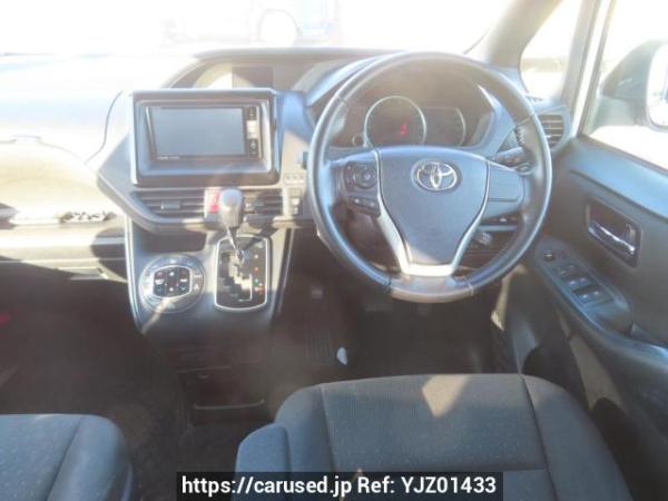 Used 2015 AT toyota noah ZRR80G Image[25]