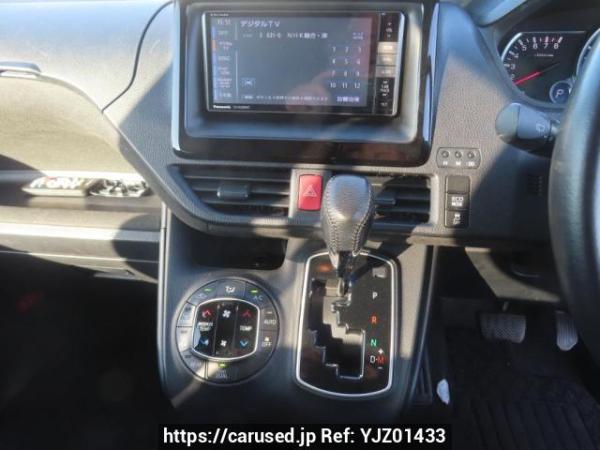 Used 2015 AT toyota noah ZRR80G Image[27]