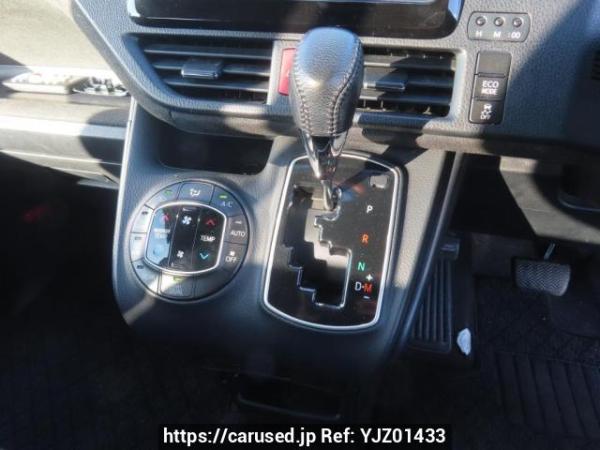 Used 2015 AT toyota noah ZRR80G Image[29]