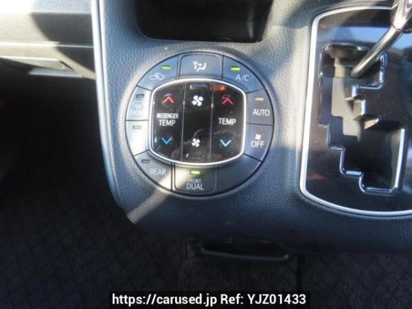 Used 2015 AT toyota noah ZRR80G Image[30]