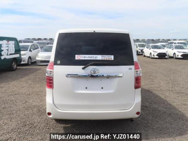 Used 2007 AT toyota noah ZRR70G Image[5]